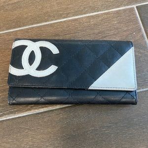Black trifold wallet